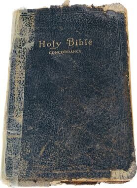 KJV Bible Thumb Index Holy Word Concordance Copywrite 1945 USA Made Imperfect